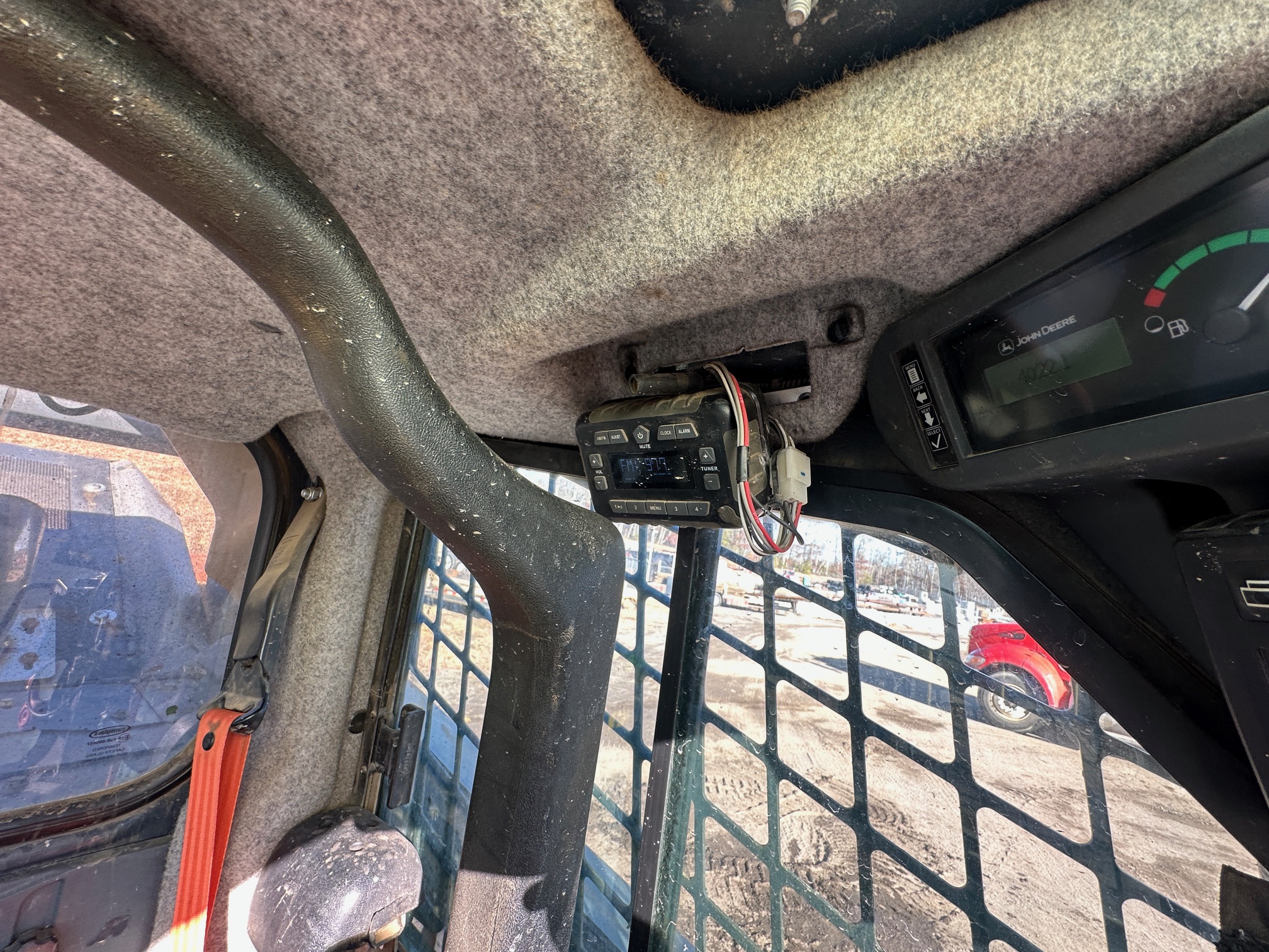 2019 DEERE 331G - Image 30