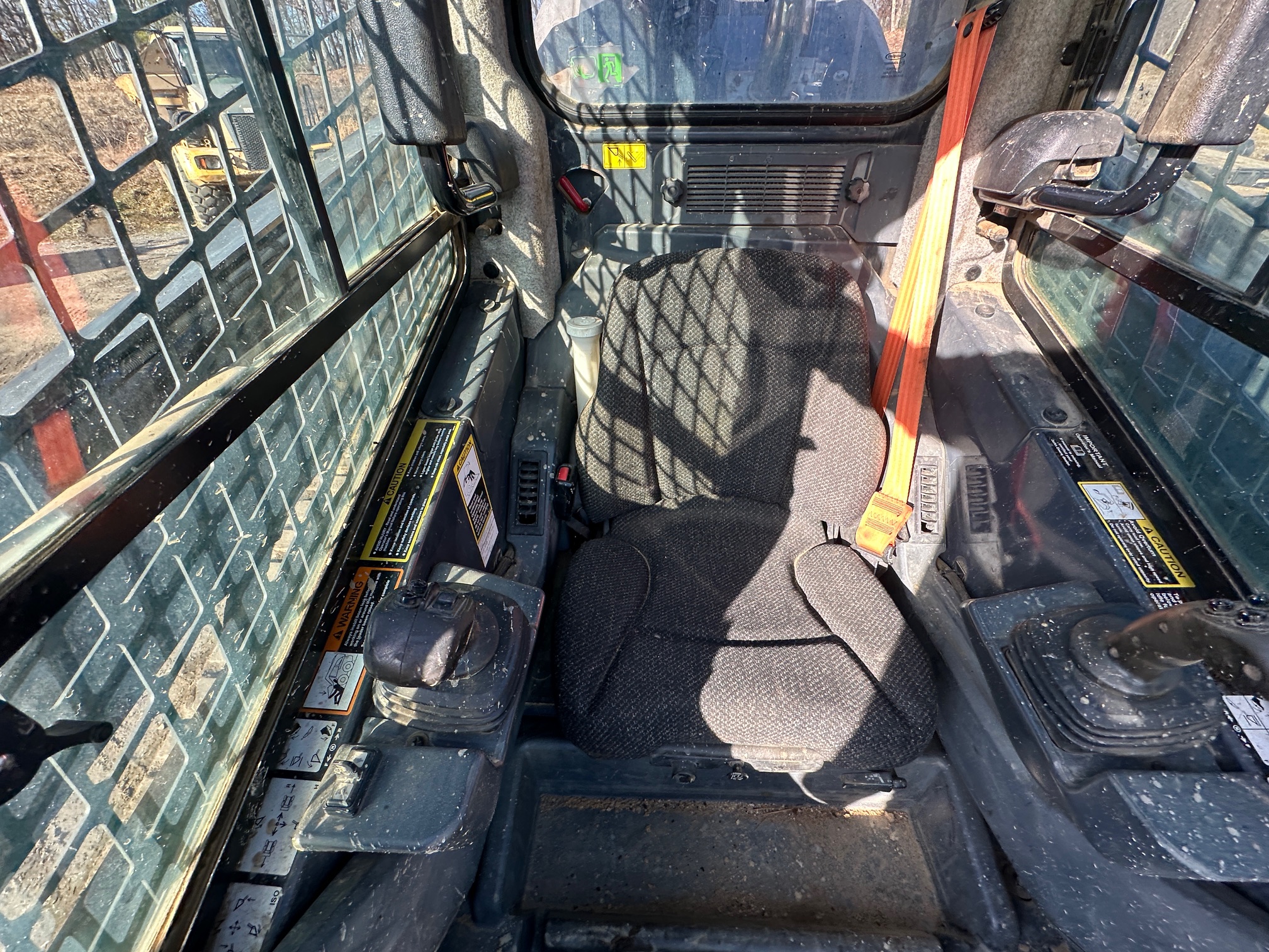 2019 DEERE 331G - Image 31