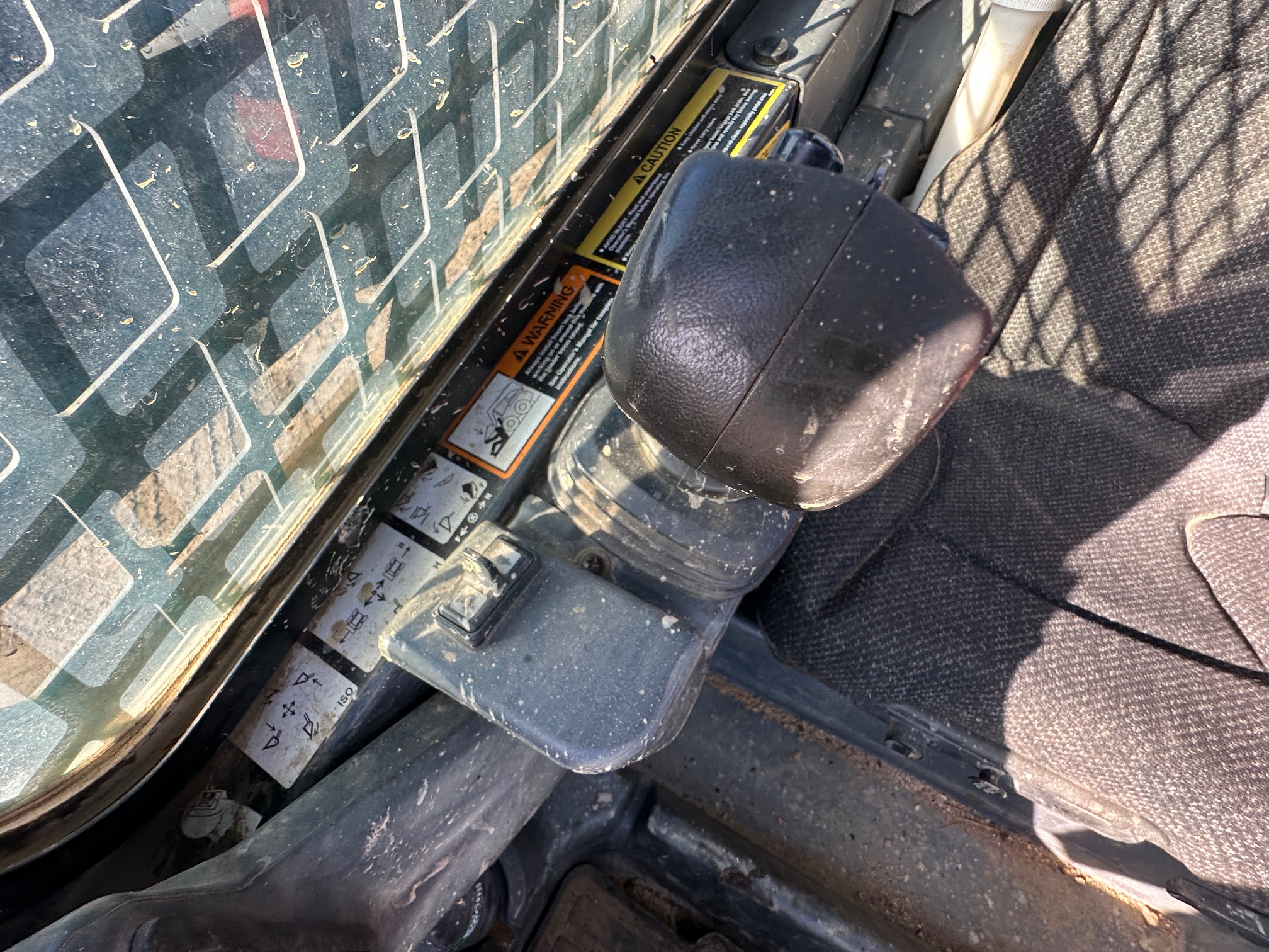 2019 DEERE 331G - Image 32