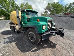 2000 MACK RB688S - Image 2