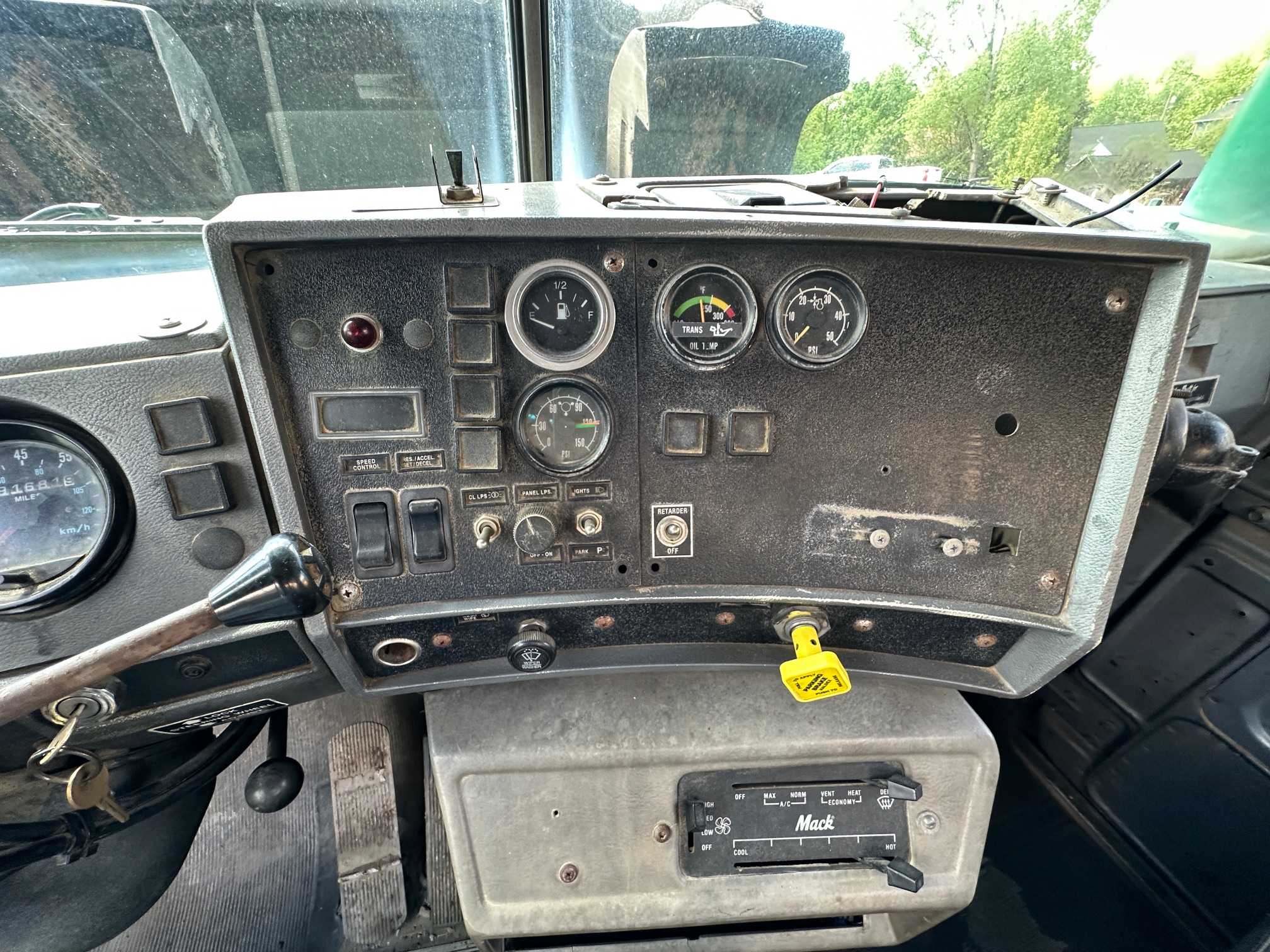 2000 MACK RB688S - Image 30