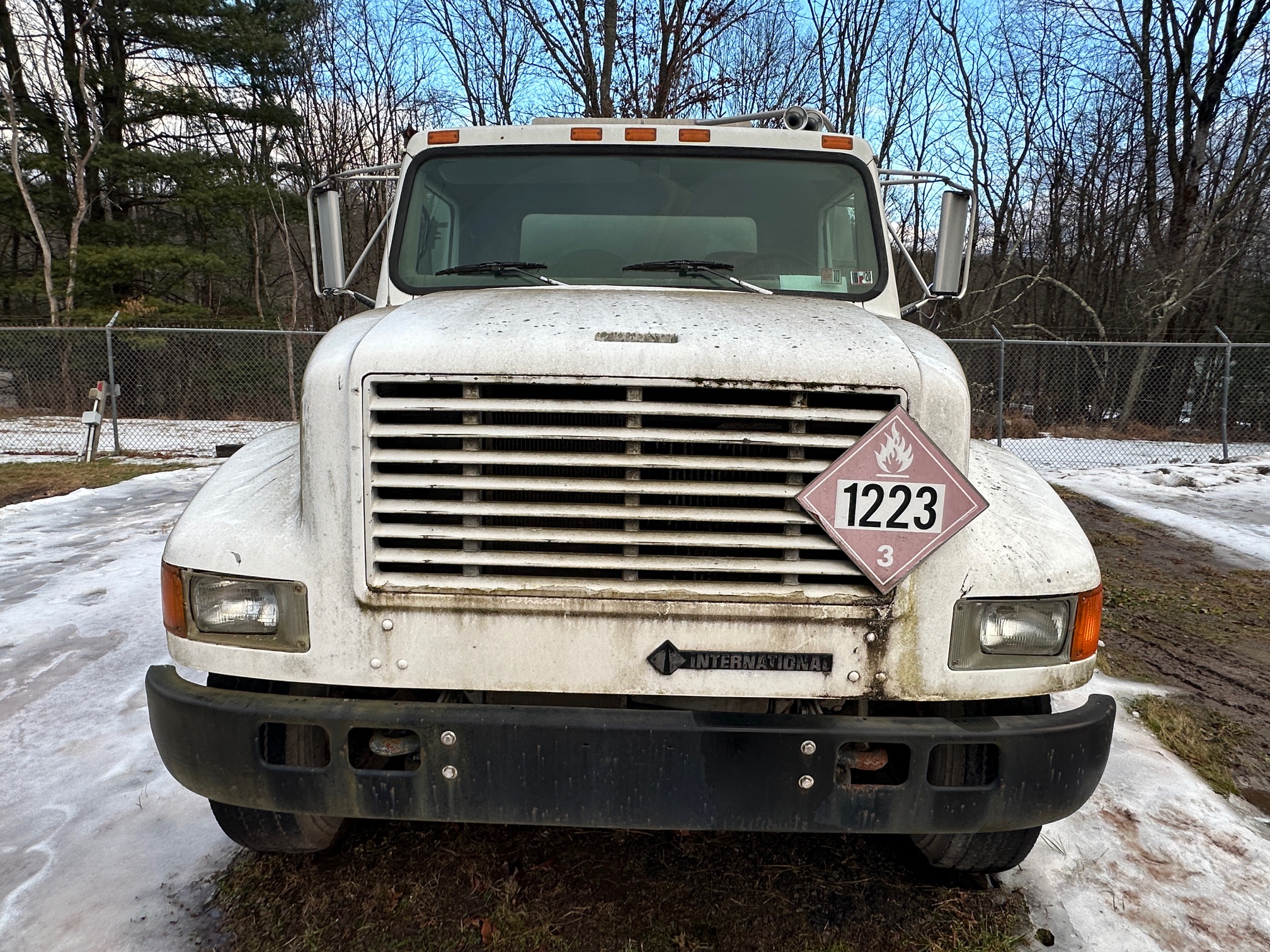 2000 INTERNATIONAL 4900 DT466E - view 4 of 51