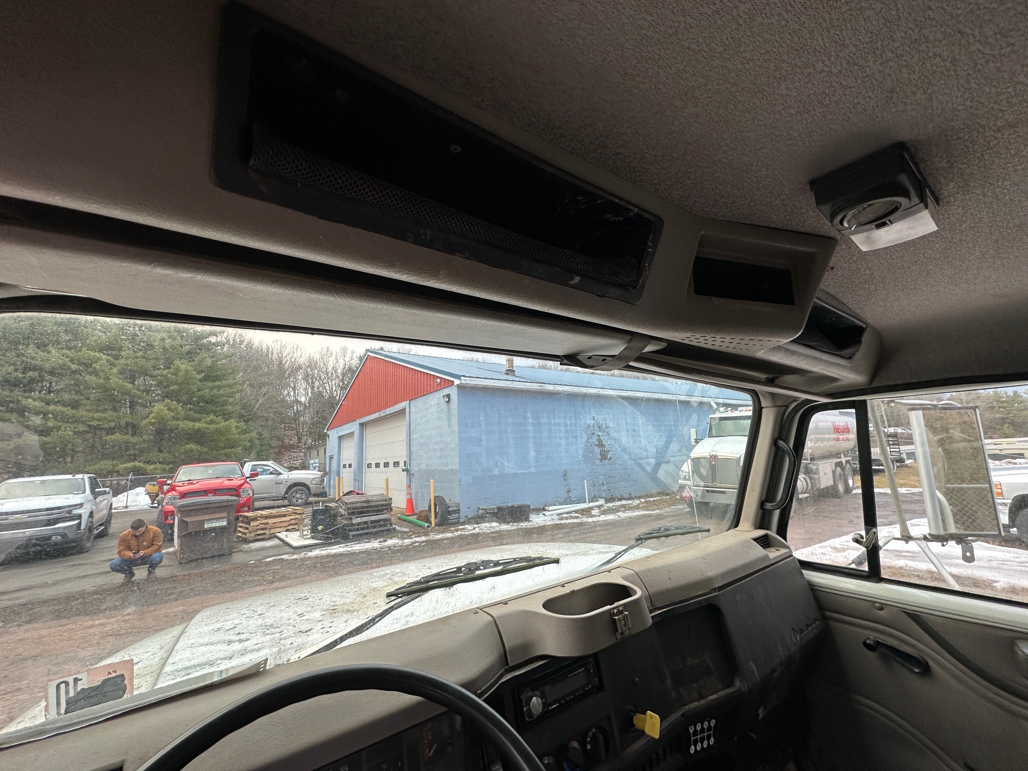 2000 INTERNATIONAL 4900 DT466E - Image 16