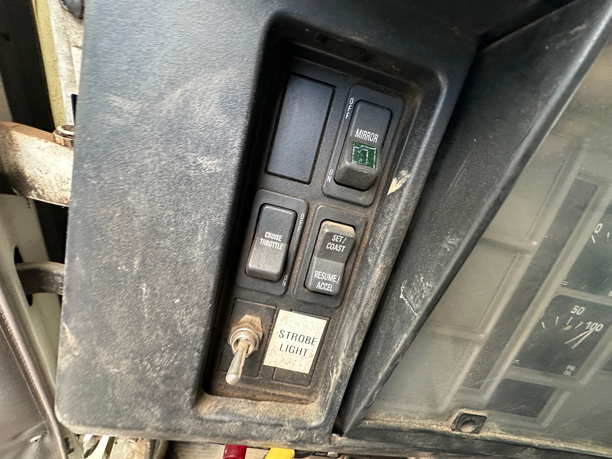 2000 INTERNATIONAL 4900 DT466E - Image 18