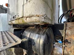 2000 INTERNATIONAL 4900 DT466E - Image 28