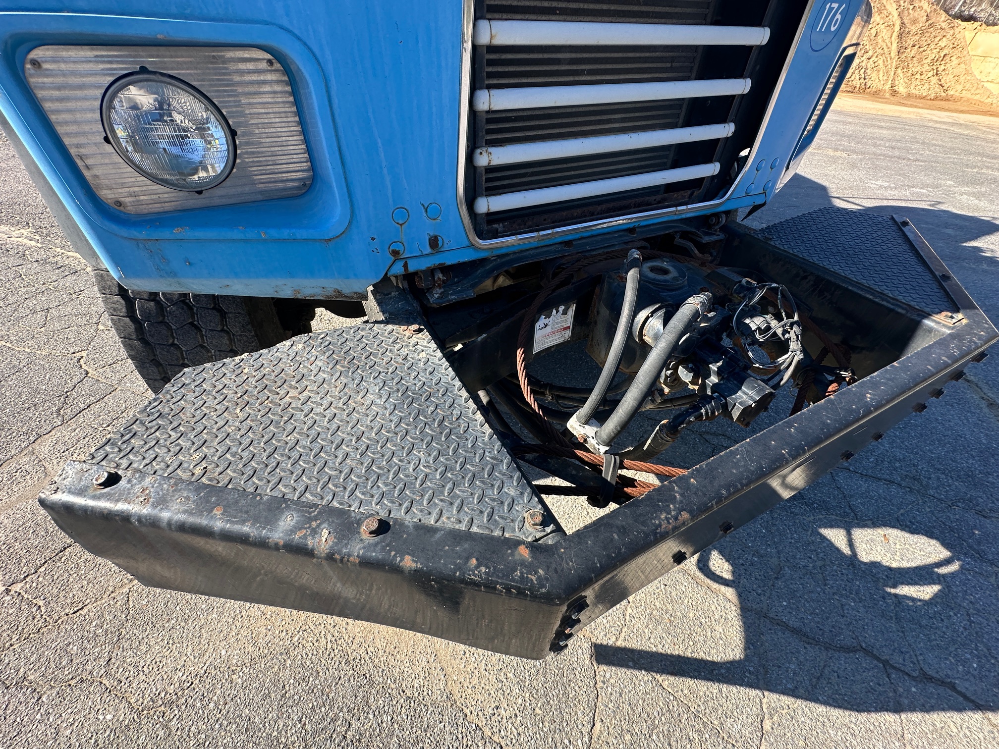 2003 MACK DM690S - view 16 of 52