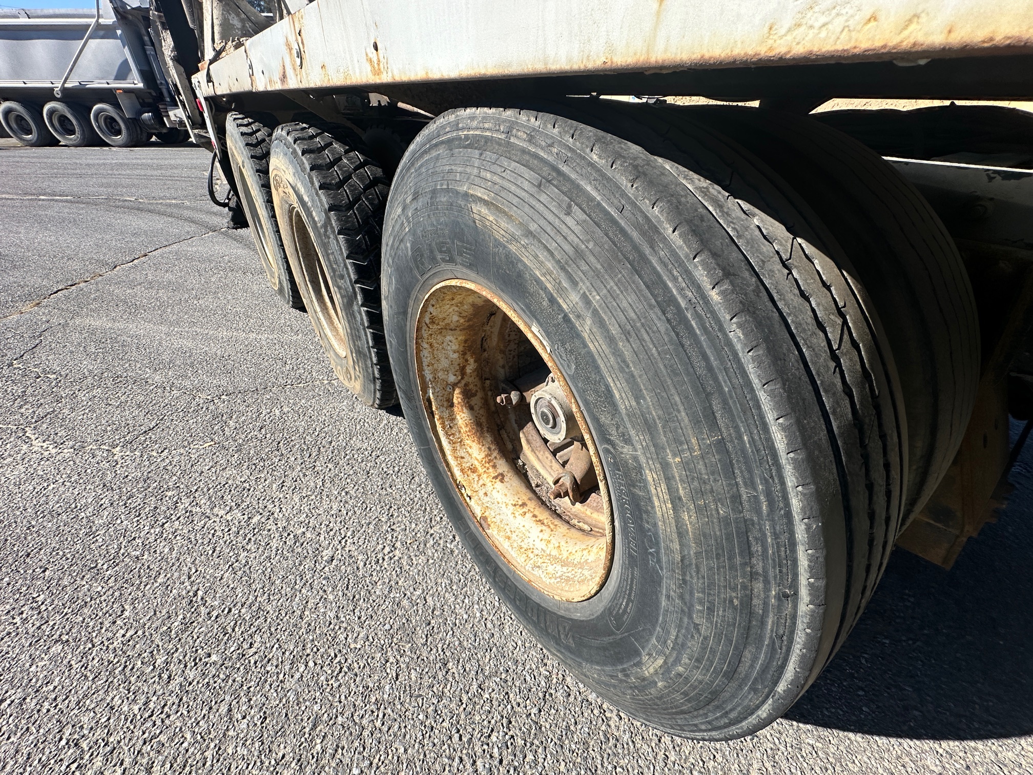 2003 MACK DM690S - Image 19