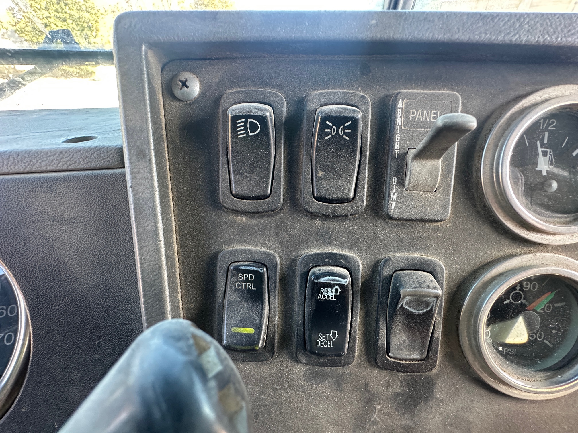 2003 MACK DM690S - Image 37