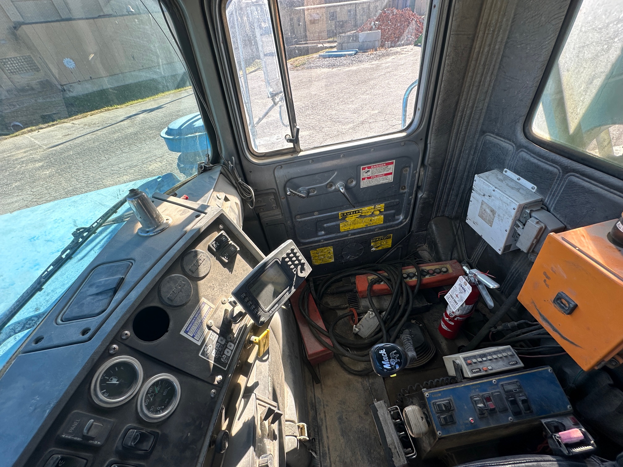 2003 MACK DM690S - Image 39