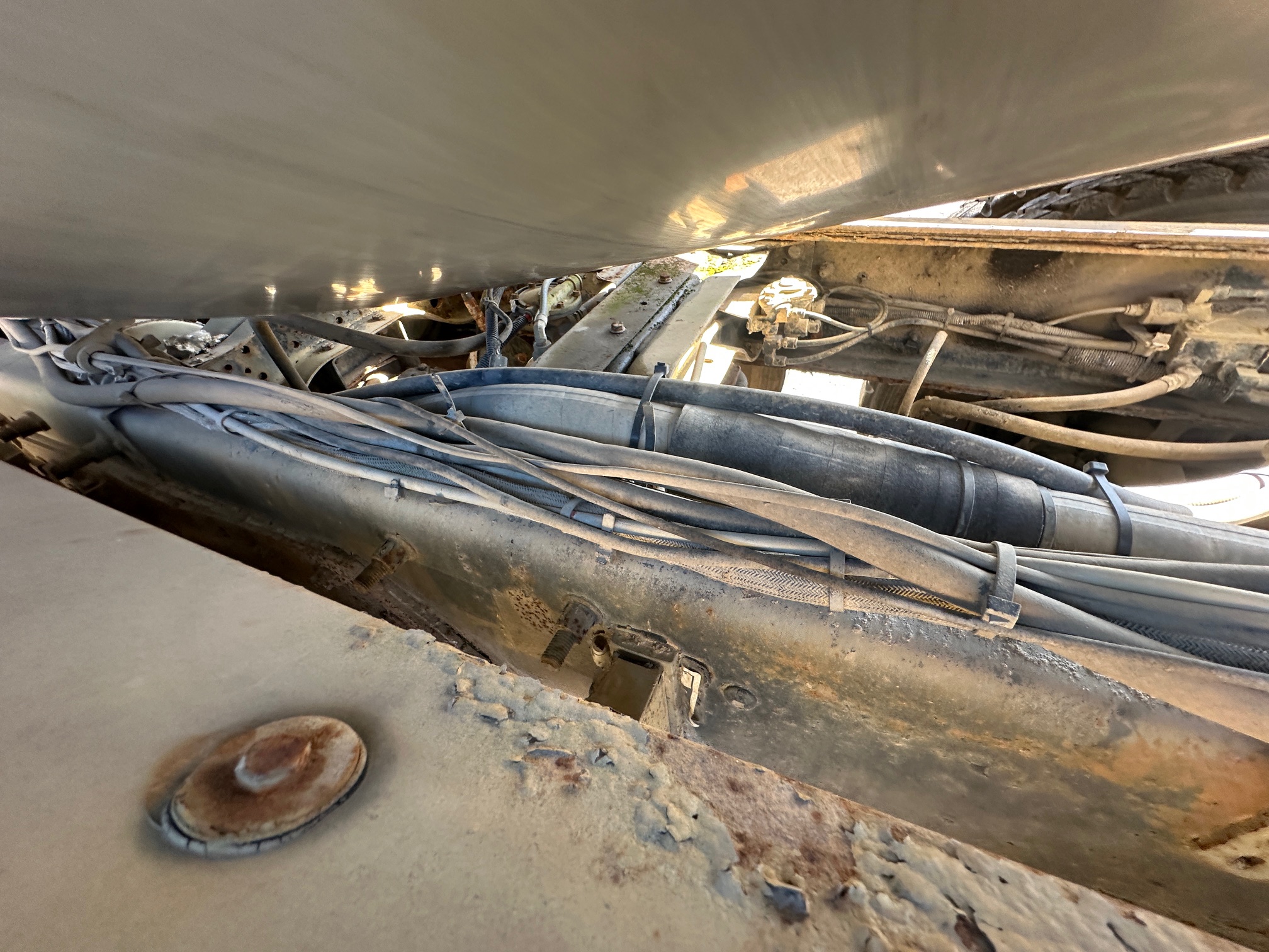 2003 MACK DM690S - Image 48