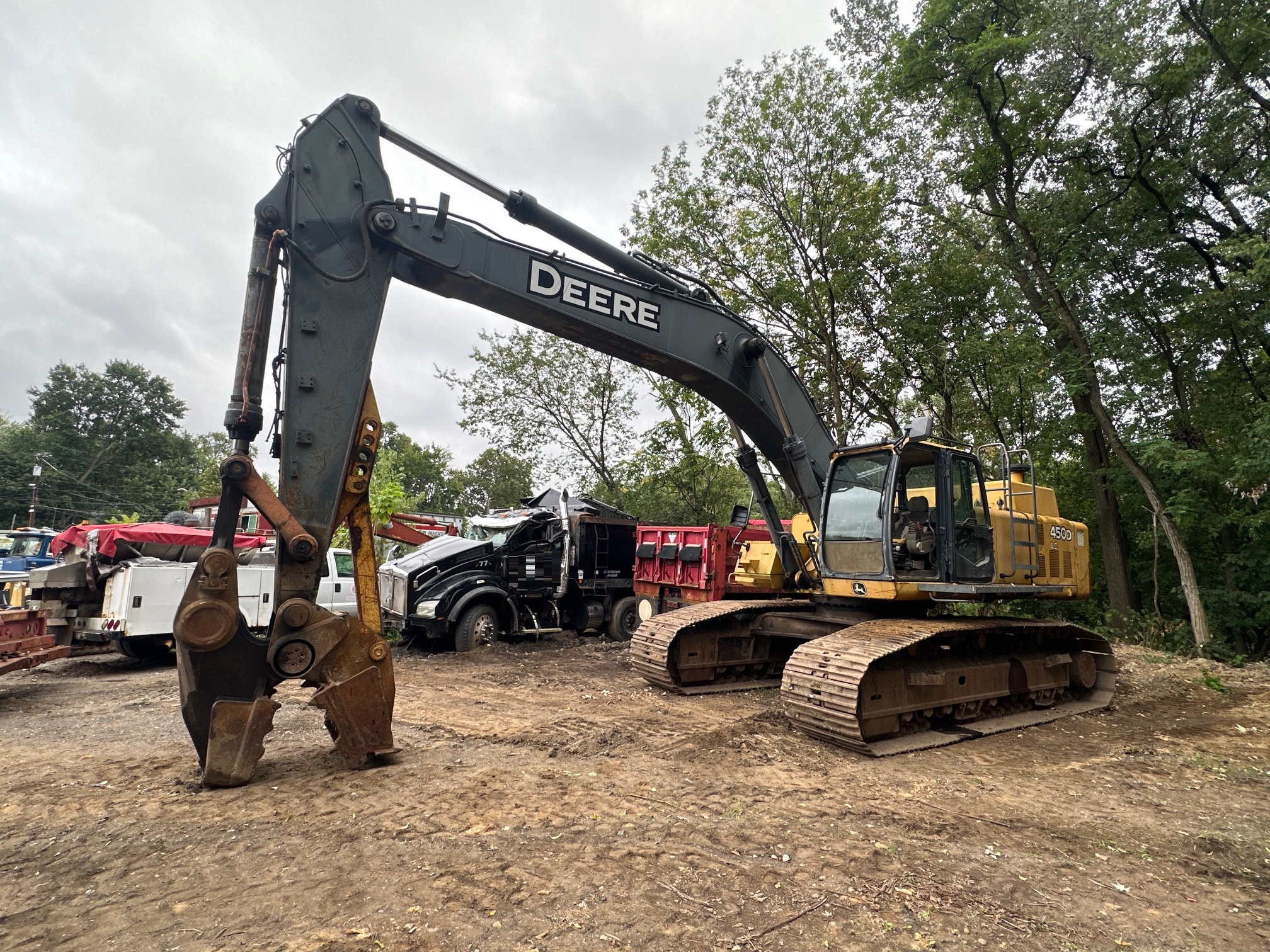 2011 DEERE 450D LC - Image 3