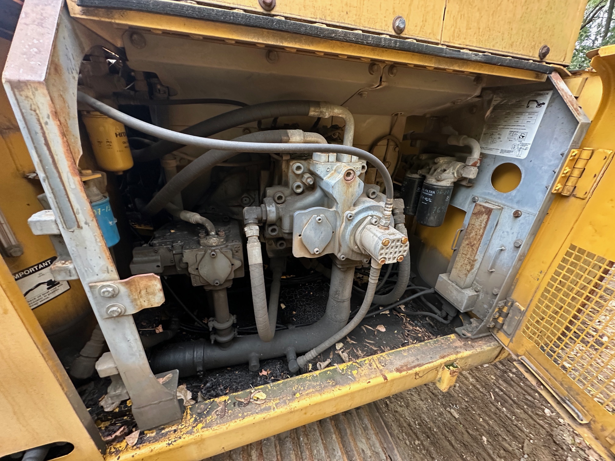 2011 DEERE 450D LC - view 13 of 41