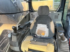 2011 DEERE 450D LC - Image 35