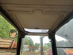 2011 DEERE 450D LC - Image 41