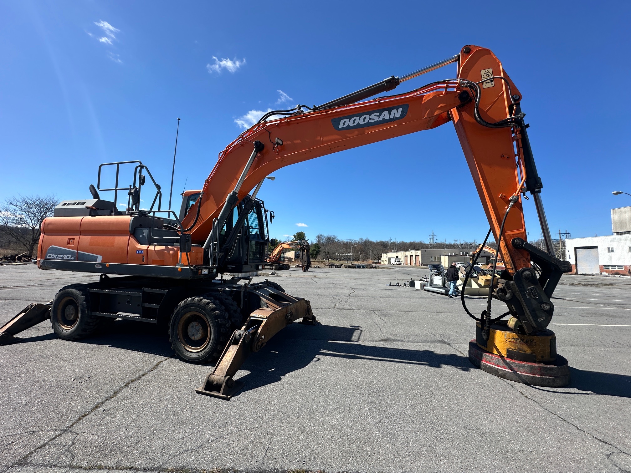 2018 DOOSAN DX210W - view 8 of 51