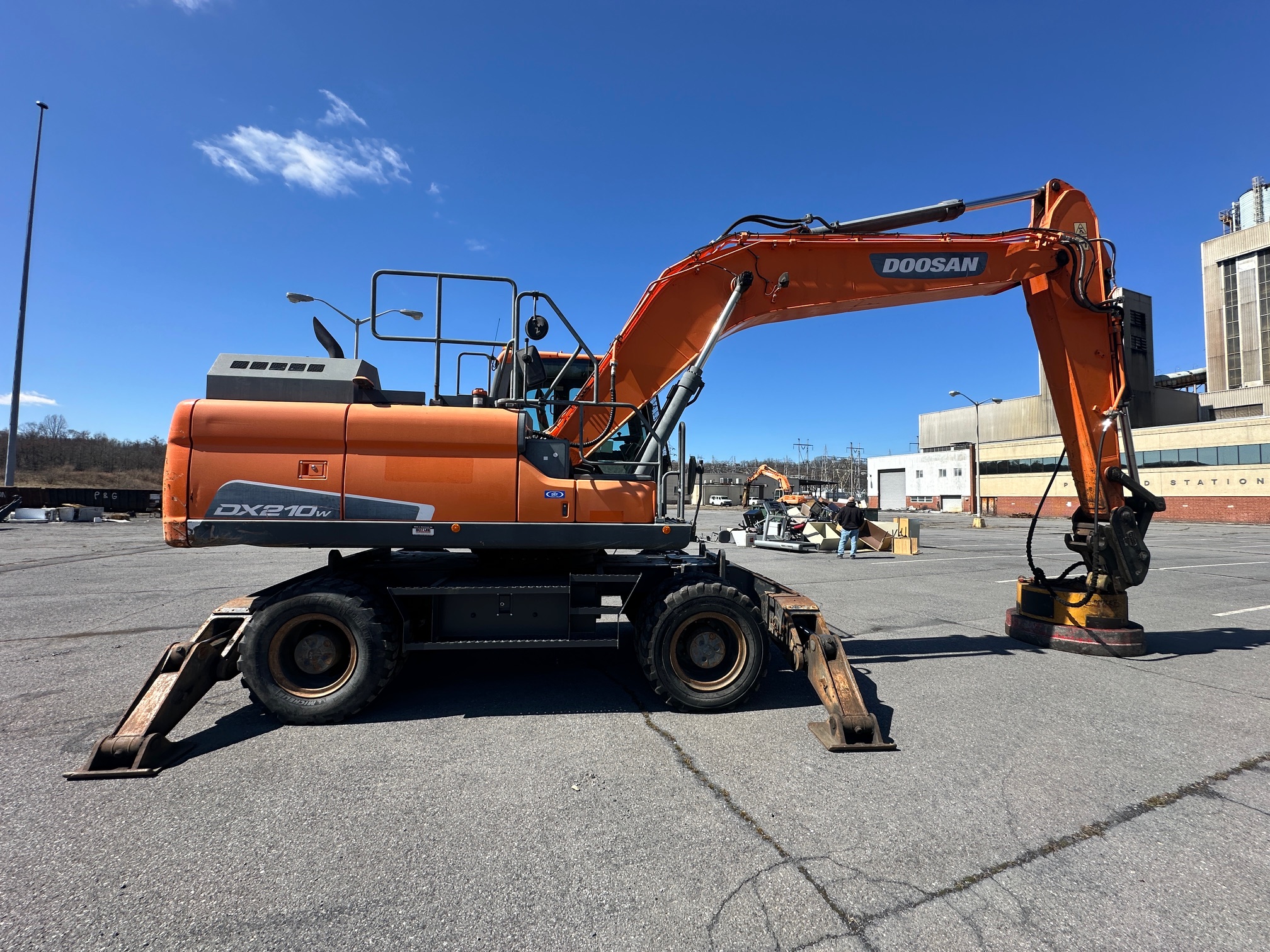 2018 DOOSAN DX210W - view 9 of 51