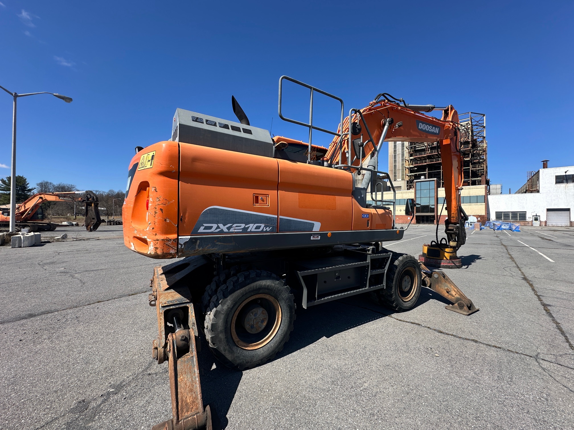 2018 DOOSAN DX210W - view 10 of 51