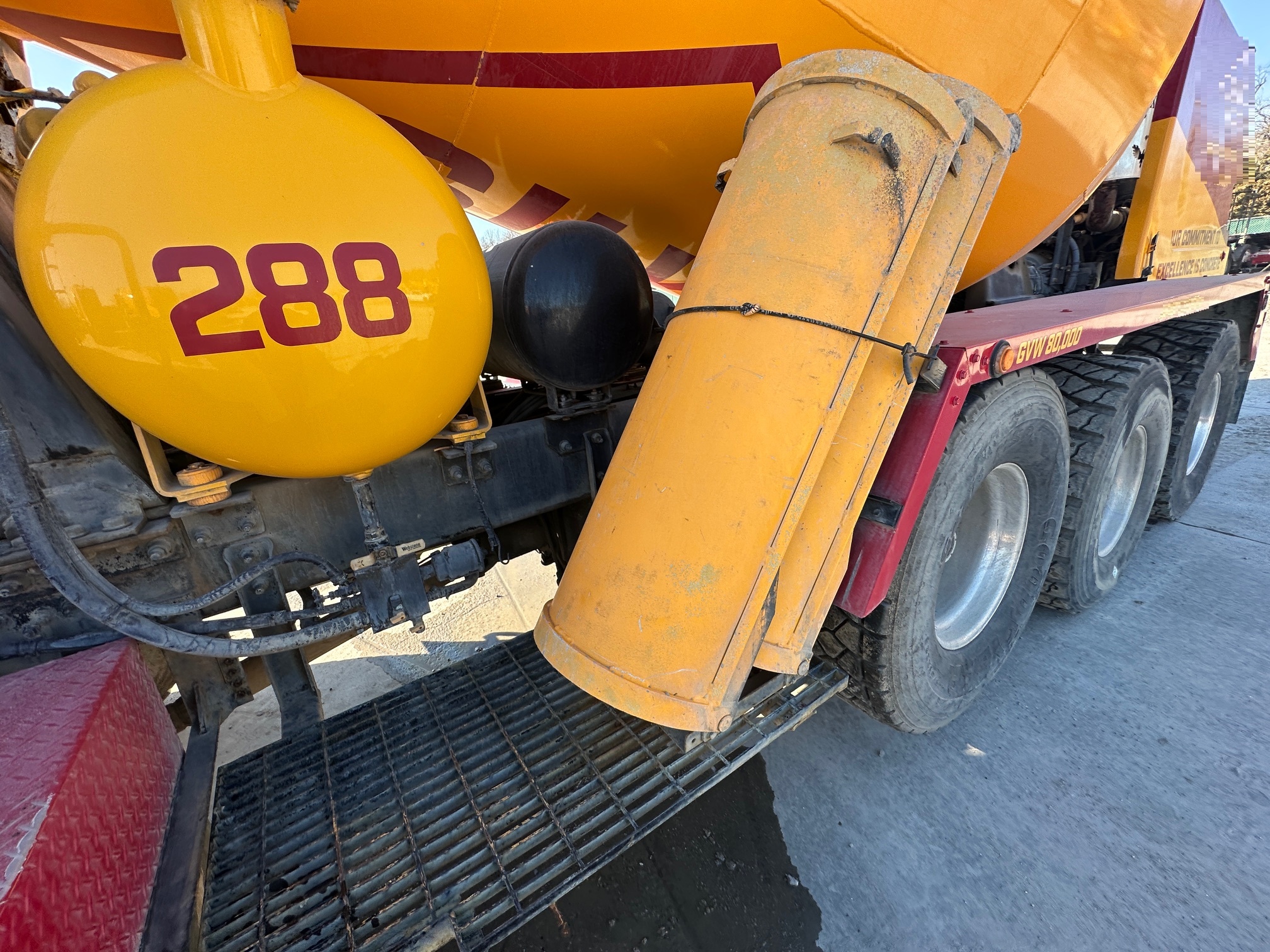 2018 PHOENIX Front Discharge Mixer - Image 26