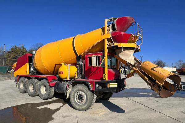 2018 PHOENIX Front Discharge Mixer