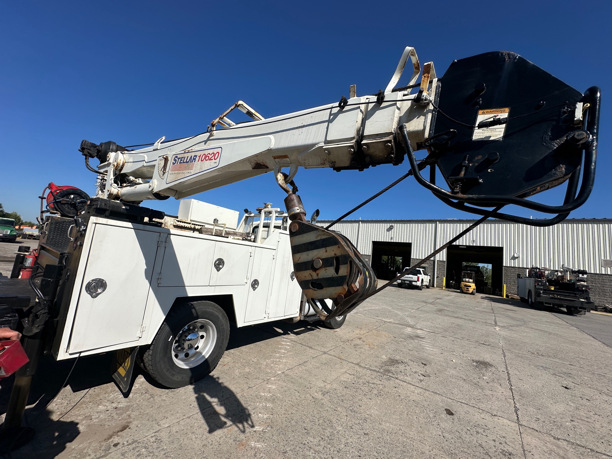 2010 INTERNATIONAL 4300 Service Truck - Image 22