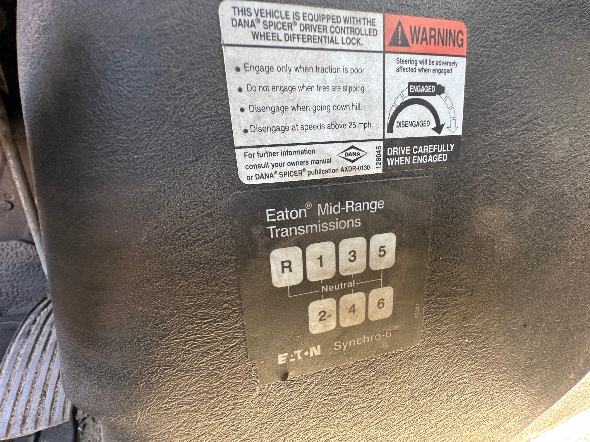 2010 INTERNATIONAL 4300 Service Truck - Image 29