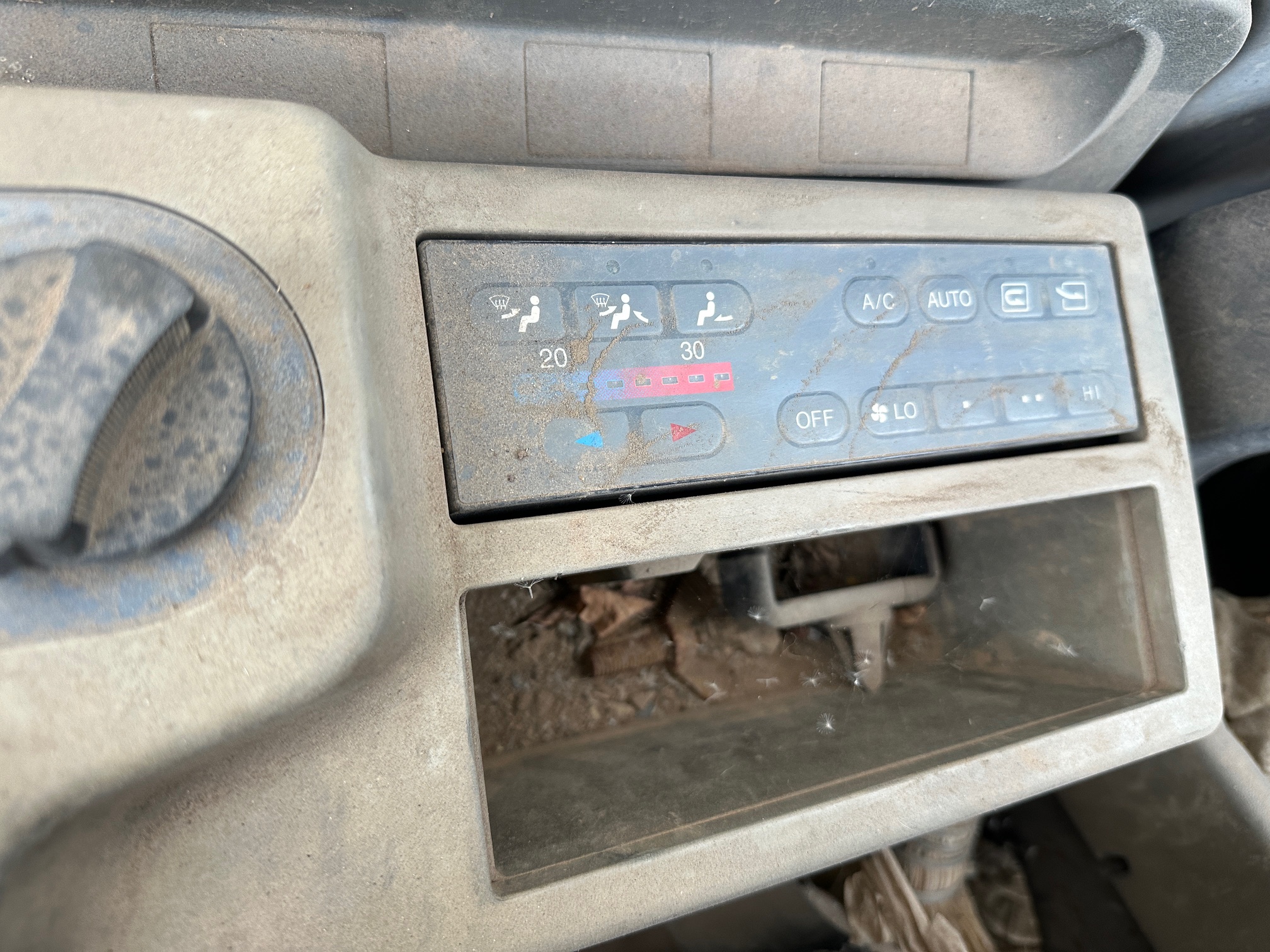 2001 DEERE 330LC - Image 25