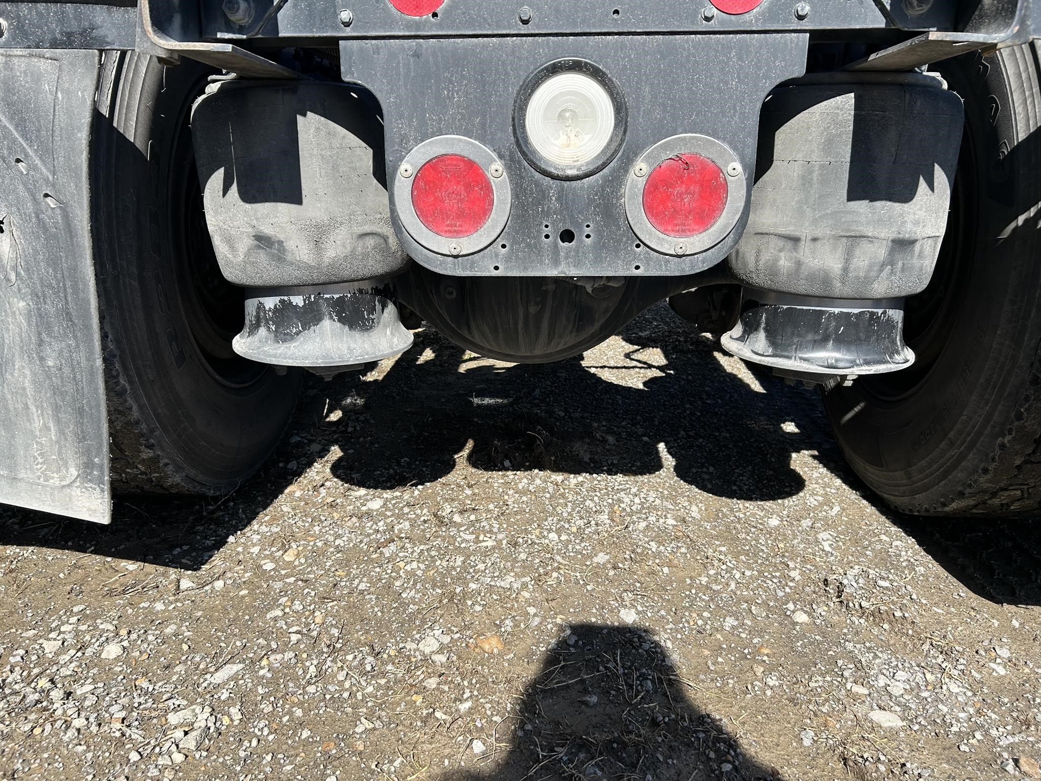 2010 FREIGHTLINER Cascadia 125 - view 6 of 16