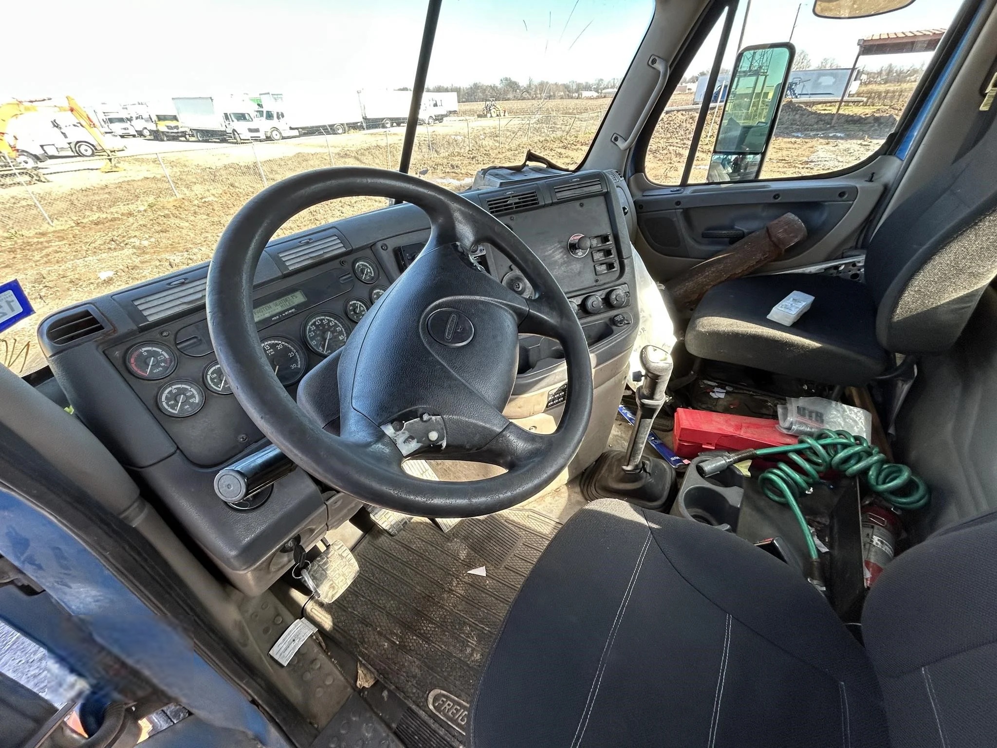 2010 FREIGHTLINER Cascadia 125 - view 10 of 16