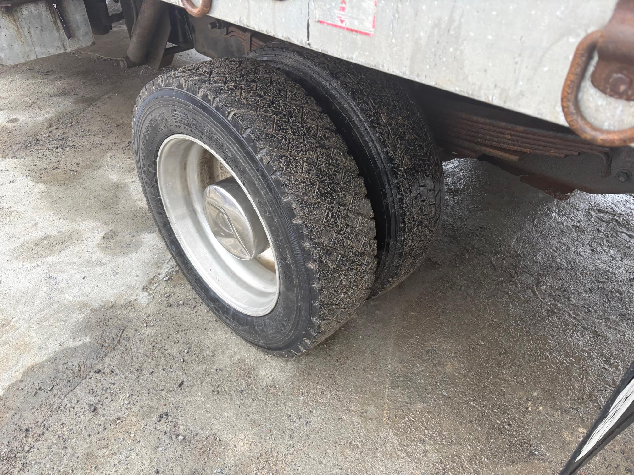 2003 CHEVROLET C5500 - Image 11