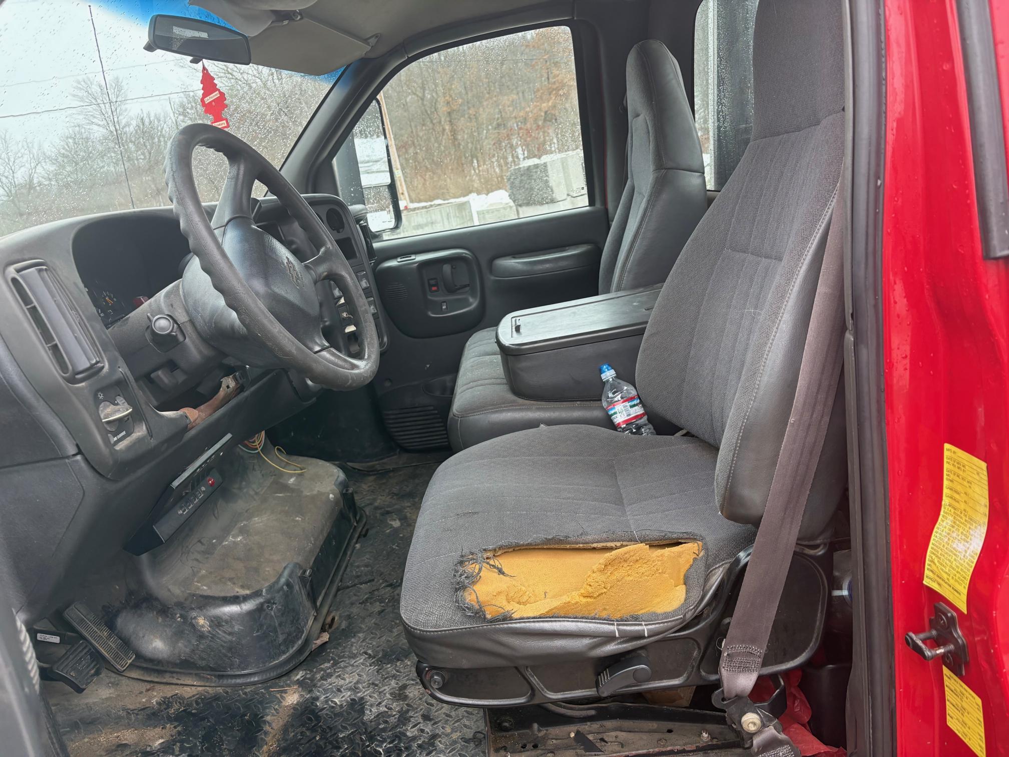 2003 CHEVROLET C5500 - Image 14