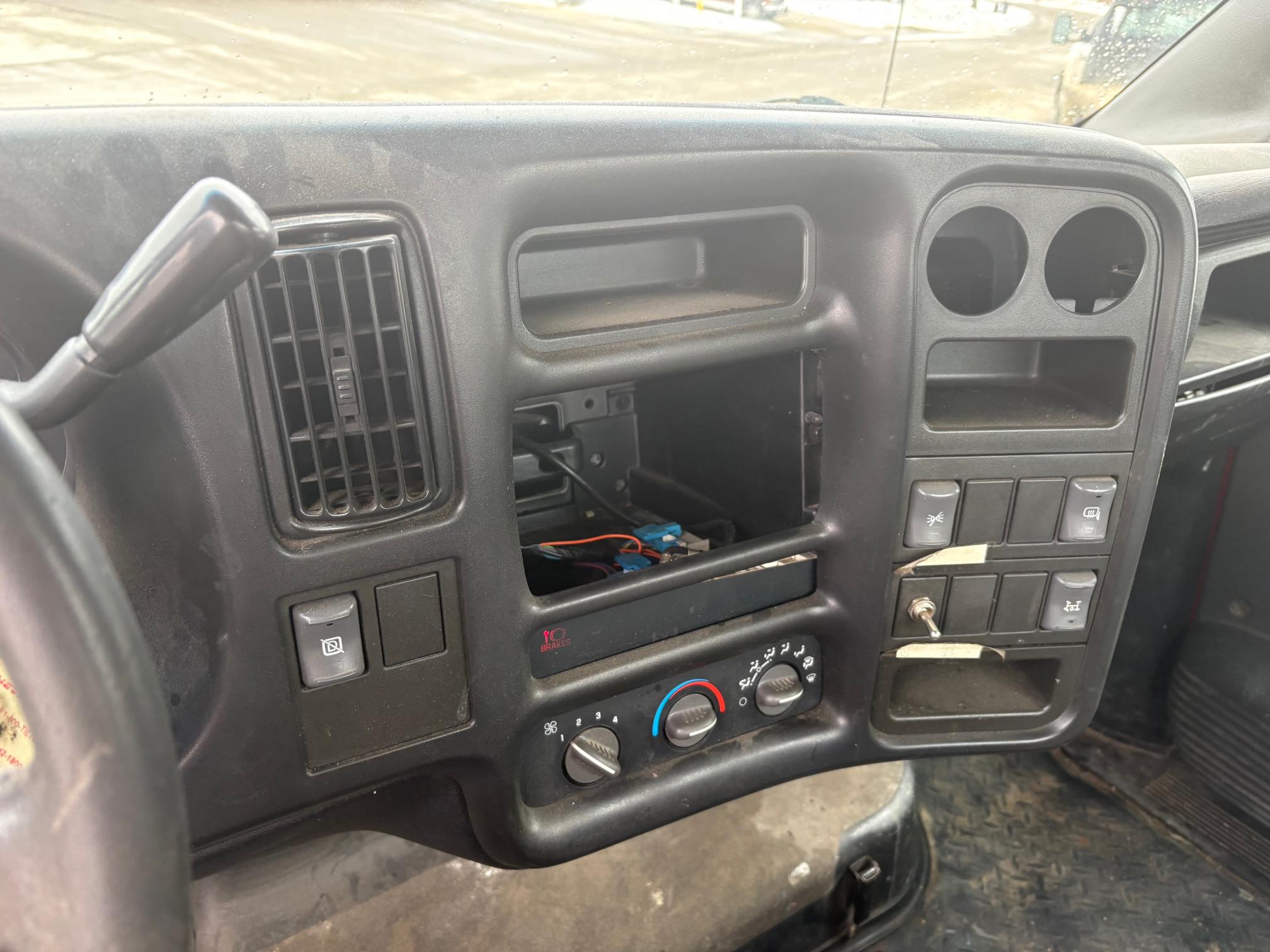 2003 CHEVROLET C5500 - view 17 of 28