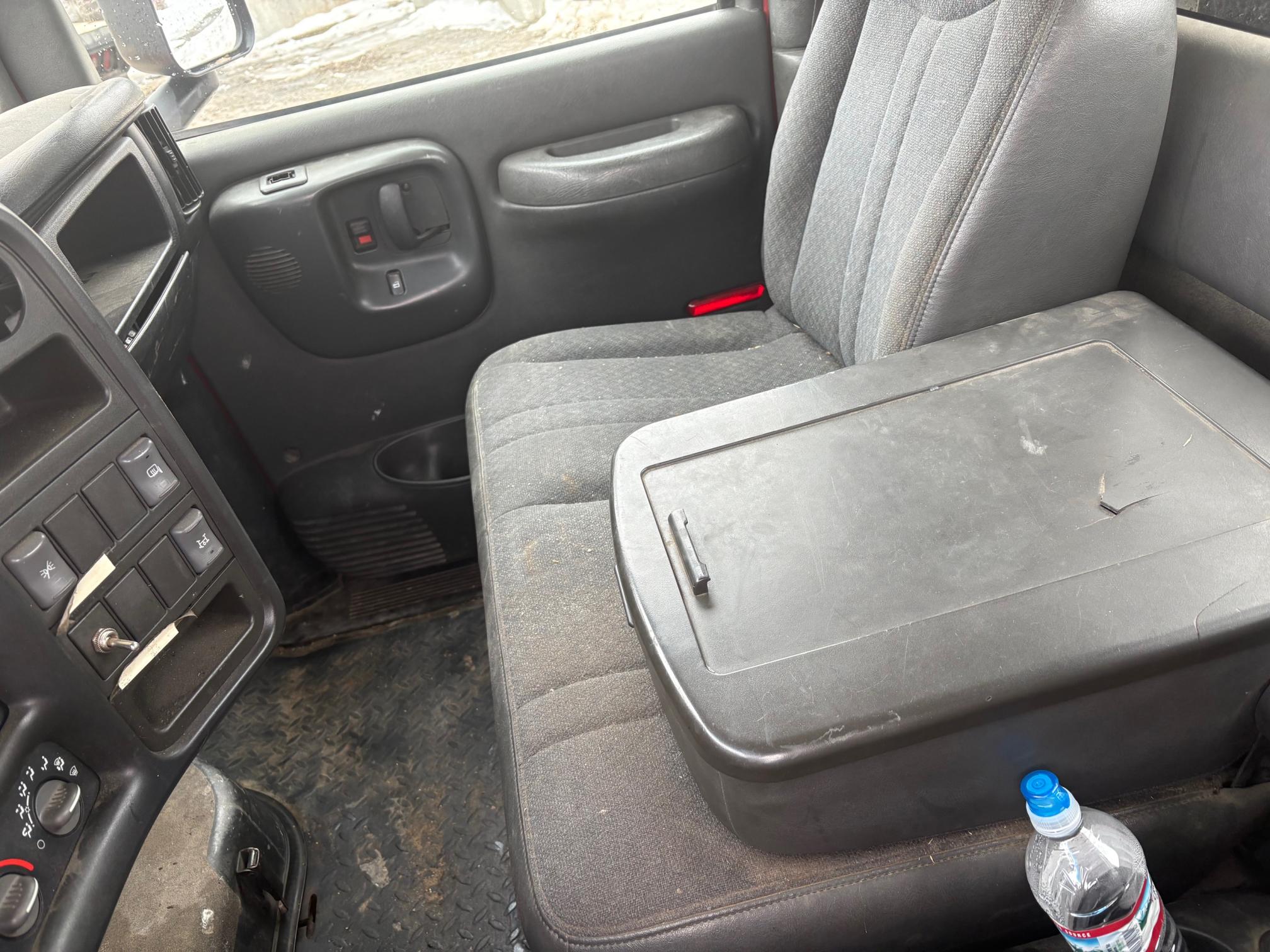 2003 CHEVROLET C5500 - Image 19