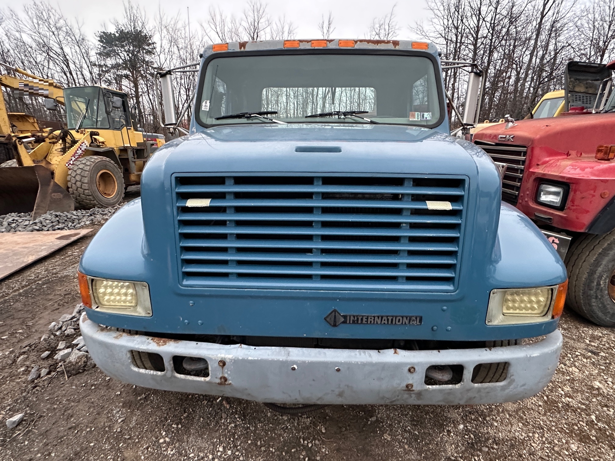 2002 INTERNATIONAL 4700 - Image 4