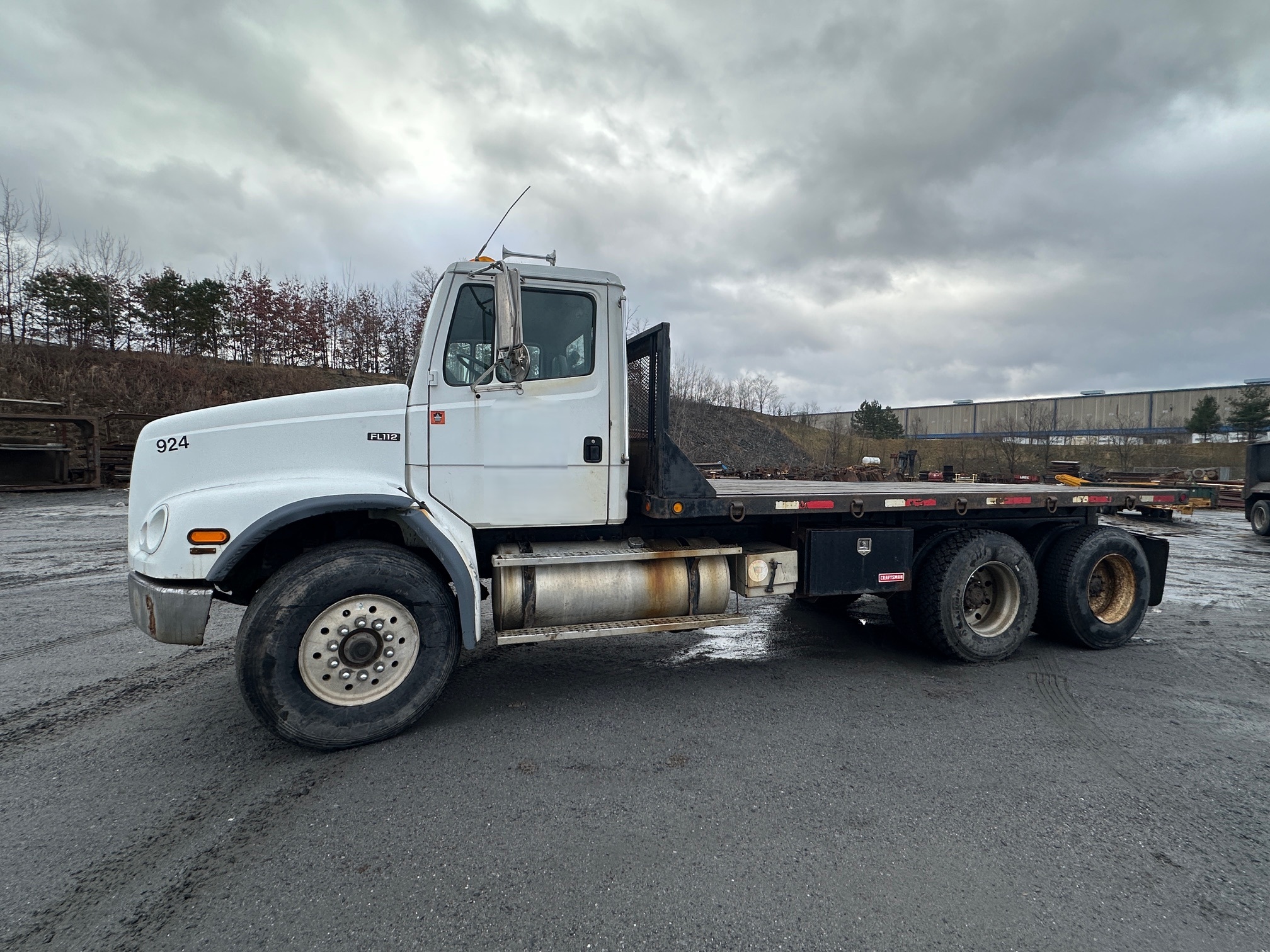 1997 FREIGHTLINER FL112 - view 11 of 54