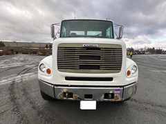 1997 FREIGHTLINER FL112 - Image 4