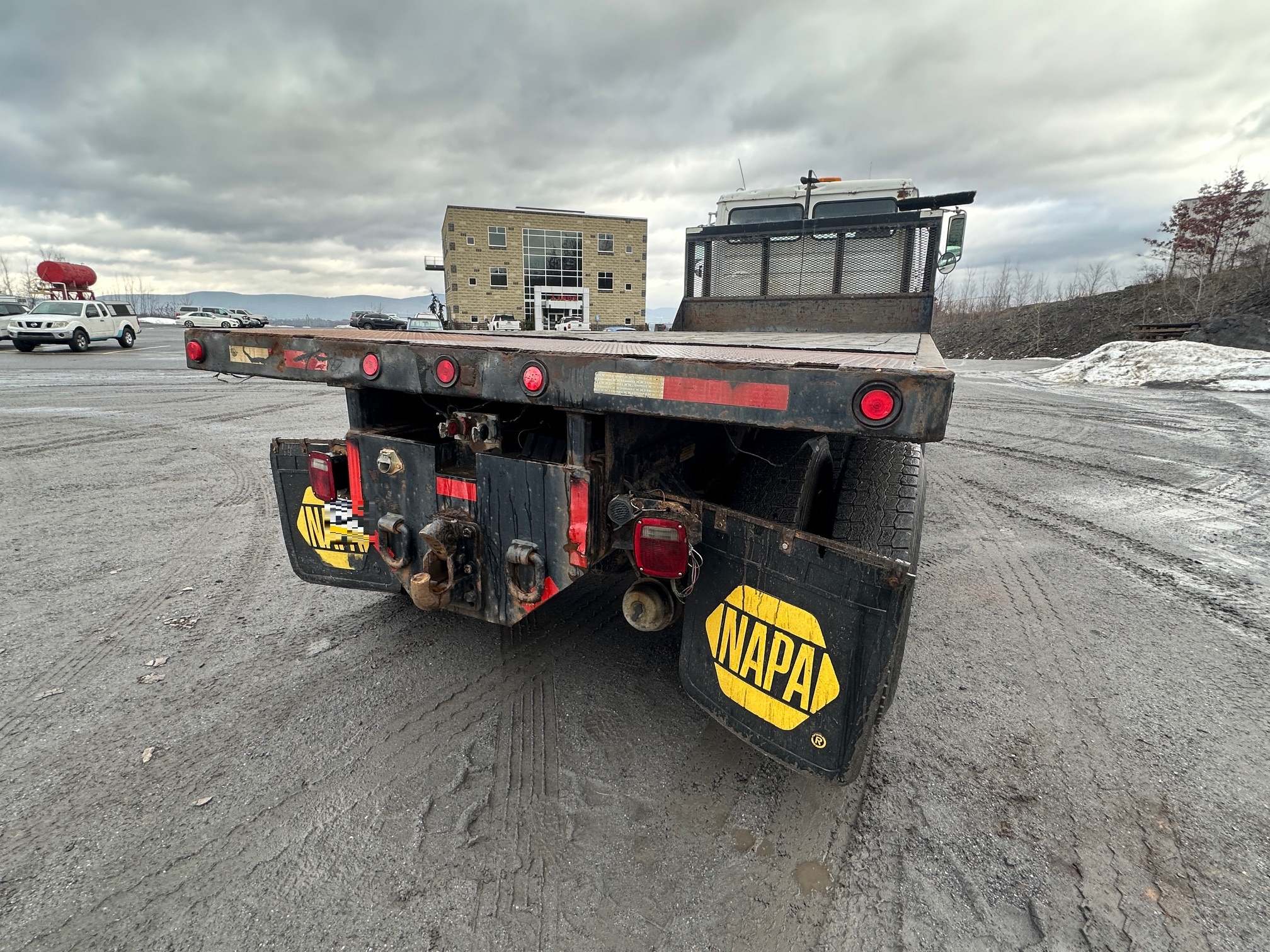 1997 FREIGHTLINER FL112 - Image 8