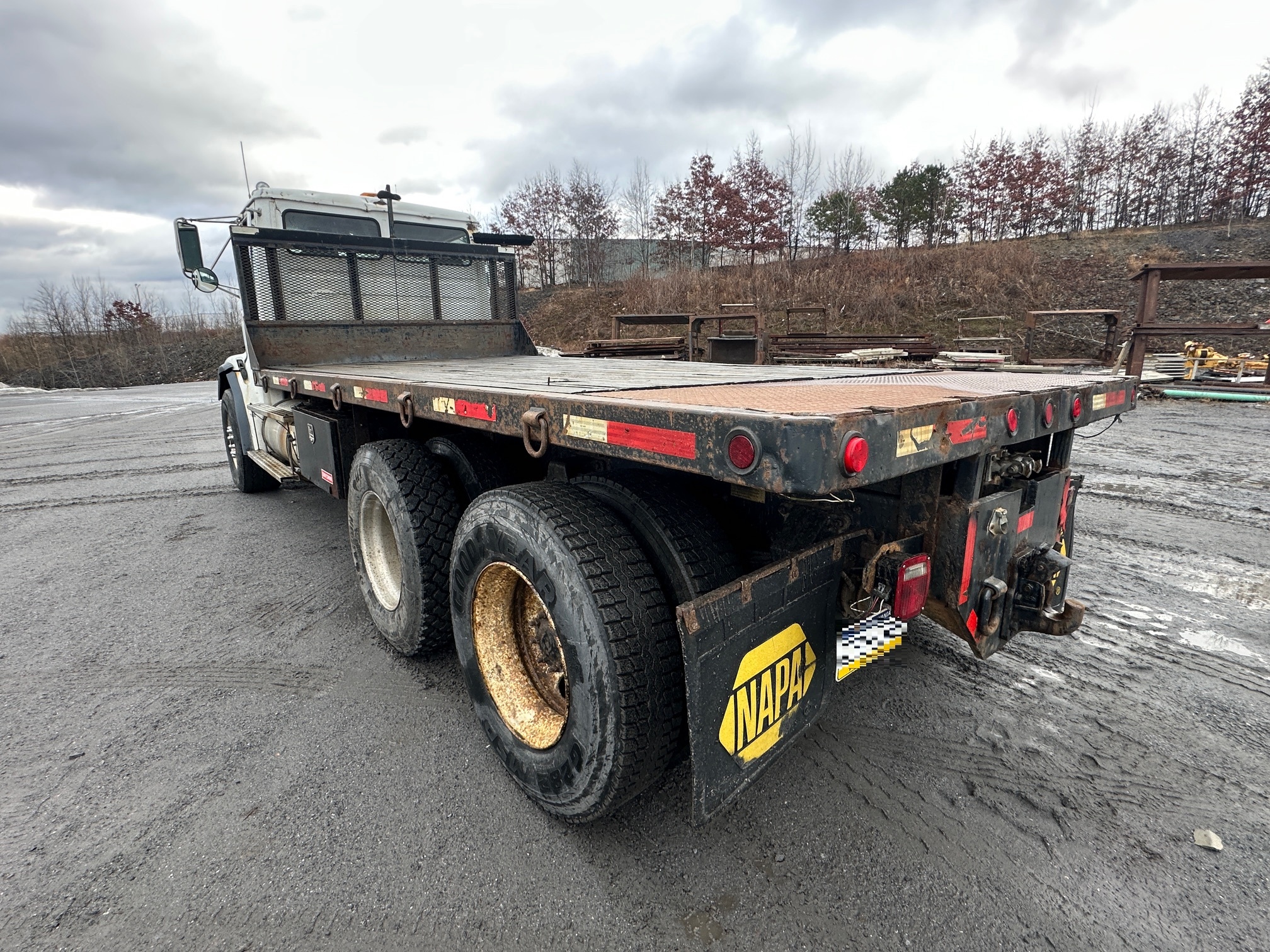 1997 FREIGHTLINER FL112 - view 10 of 54