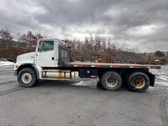 1997 FREIGHTLINER FL112 - Image 2