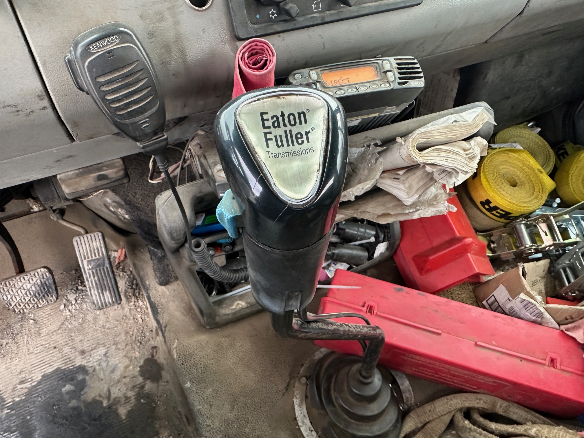 1997 FREIGHTLINER FL112 - Image 19