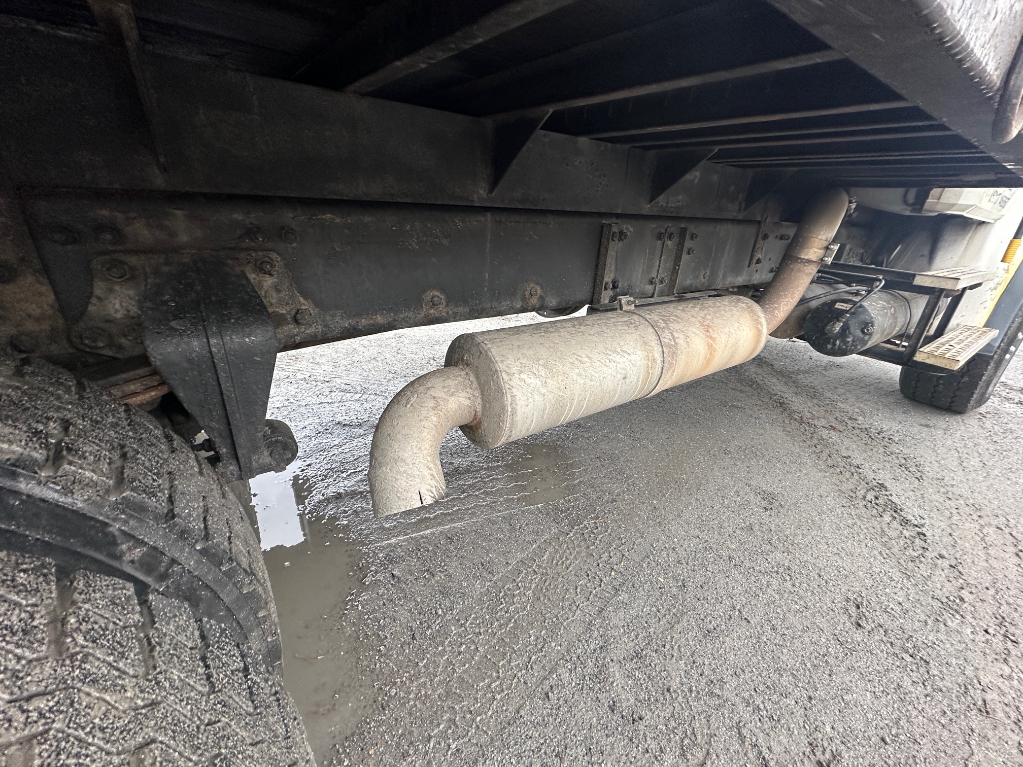 1997 FREIGHTLINER FL112 - Image 39