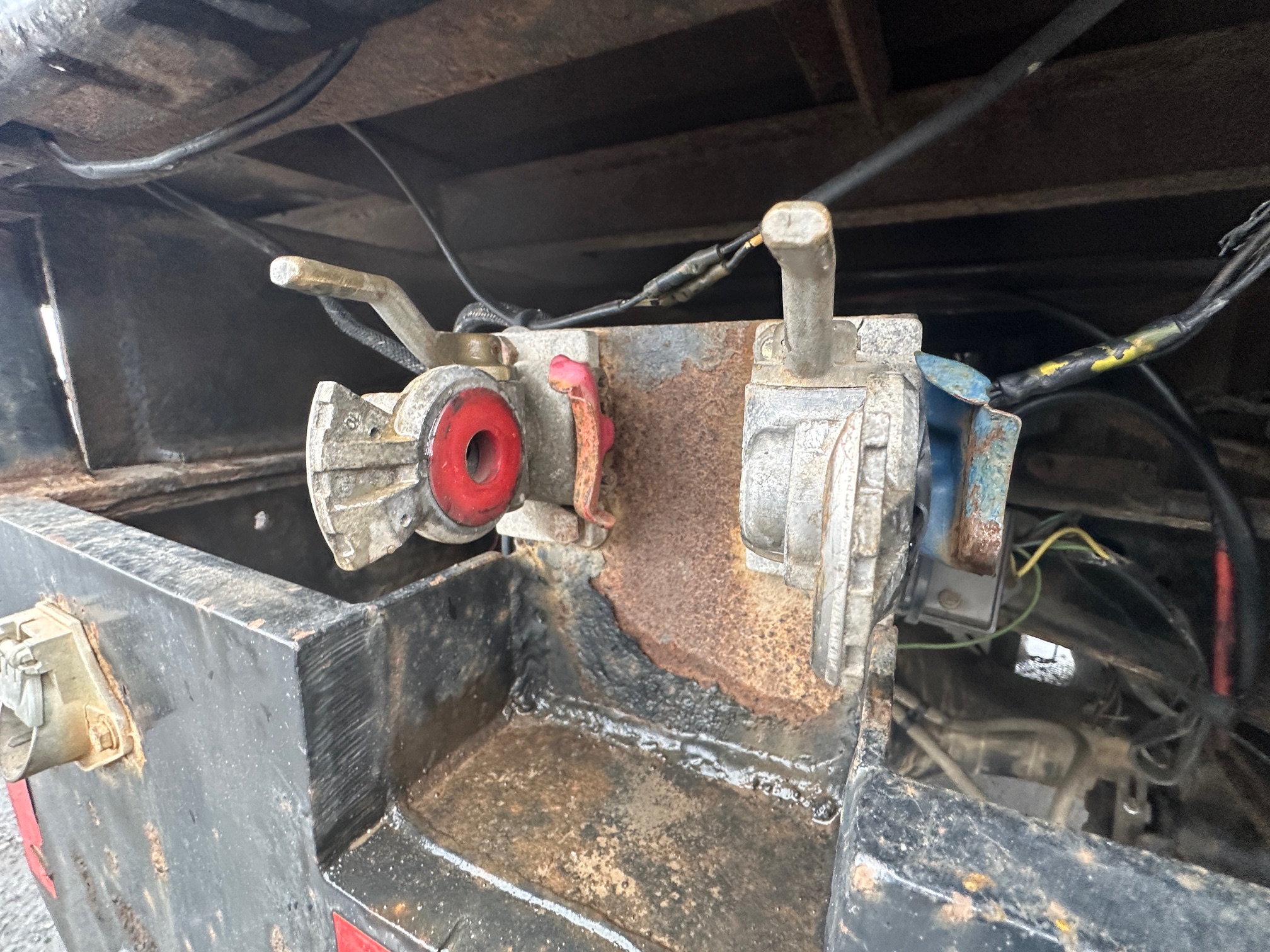 1997 FREIGHTLINER FL112 - Image 52