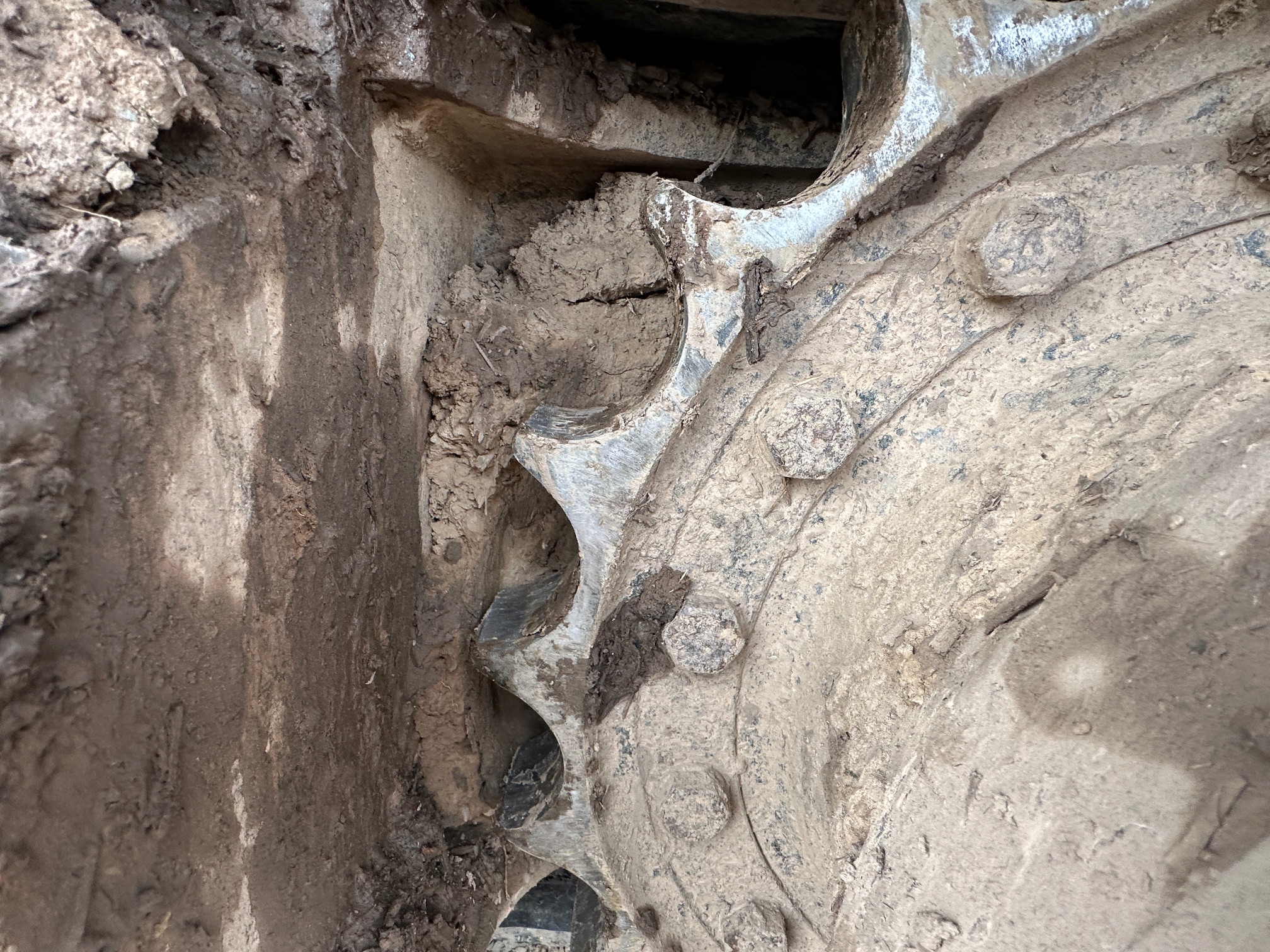 2005 DEERE 160C LC - view 12 of 36