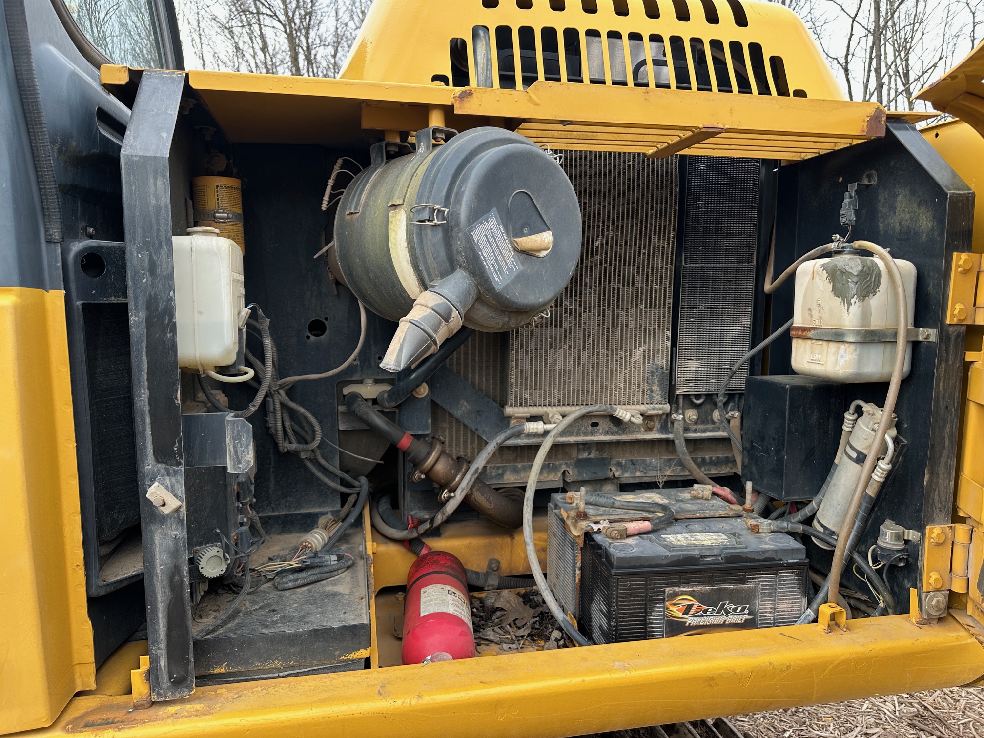 2005 DEERE 160C LC - view 14 of 36