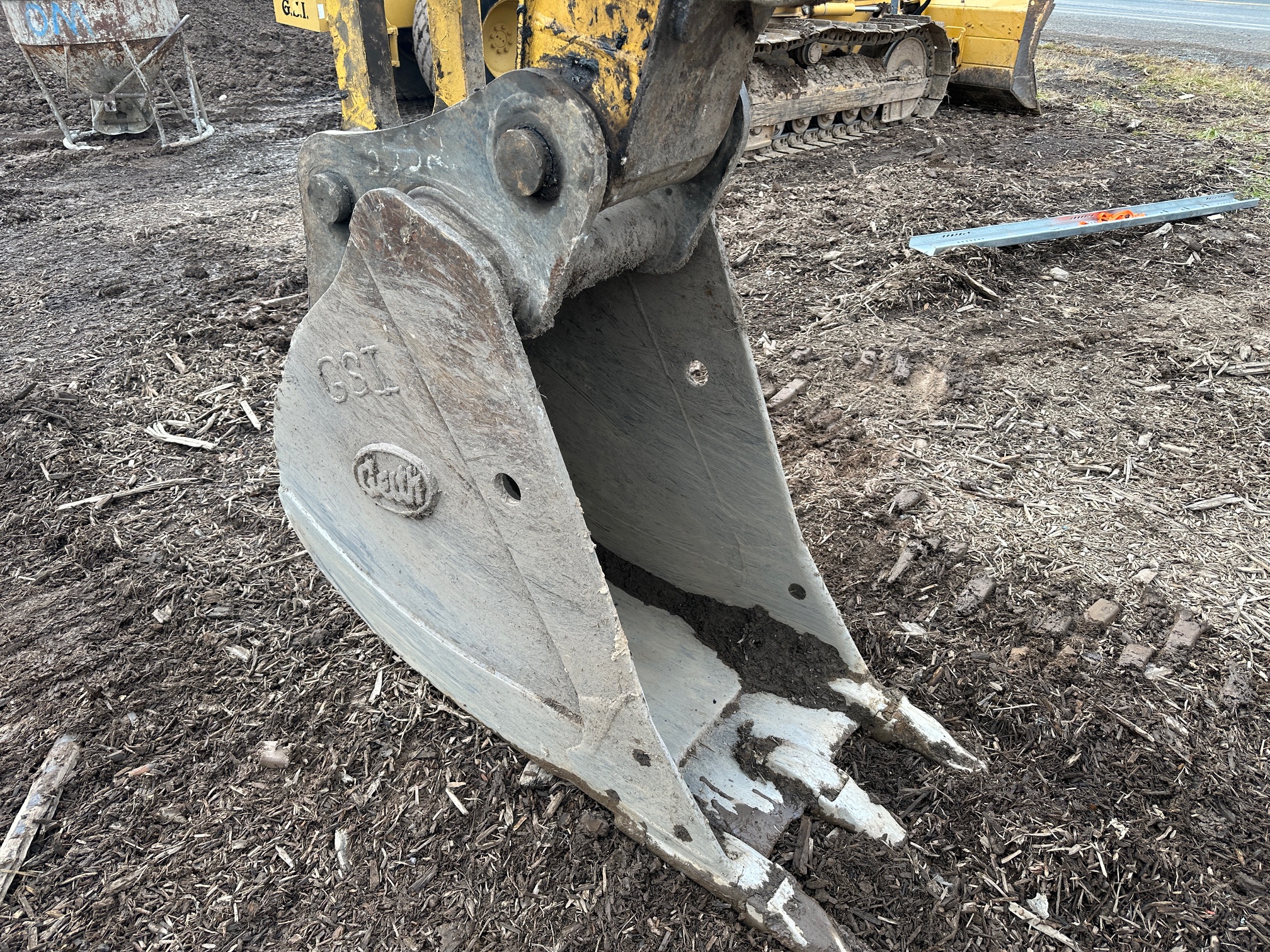 2005 DEERE 160C LC - view 17 of 36