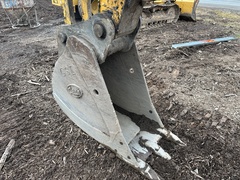 2005 DEERE 160C LC - Image 17