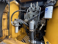 2005 DEERE 160C LC - Image 23