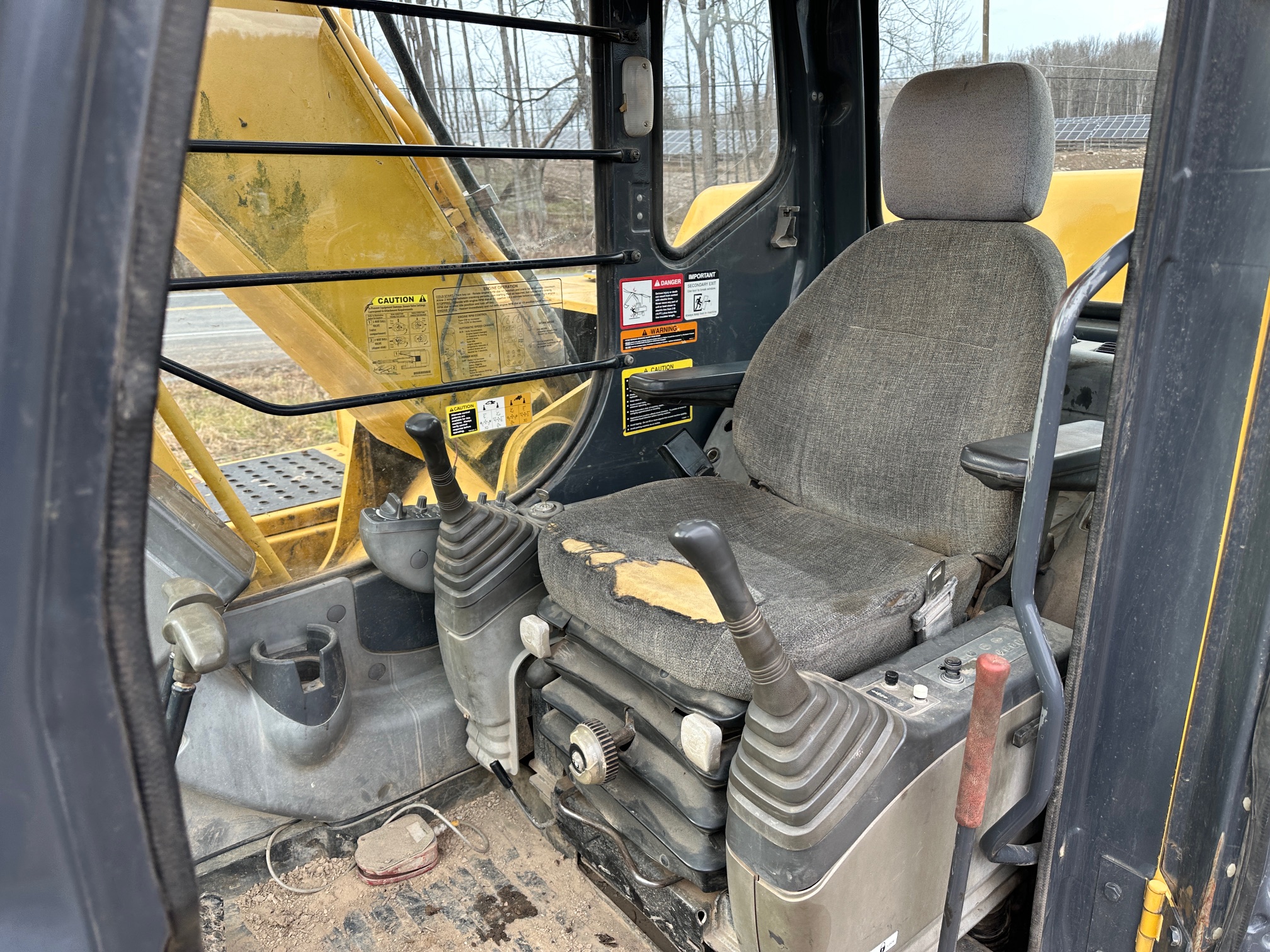 2005 DEERE 160C LC - Image 31