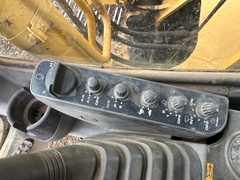 2005 DEERE 160C LC - Image 33