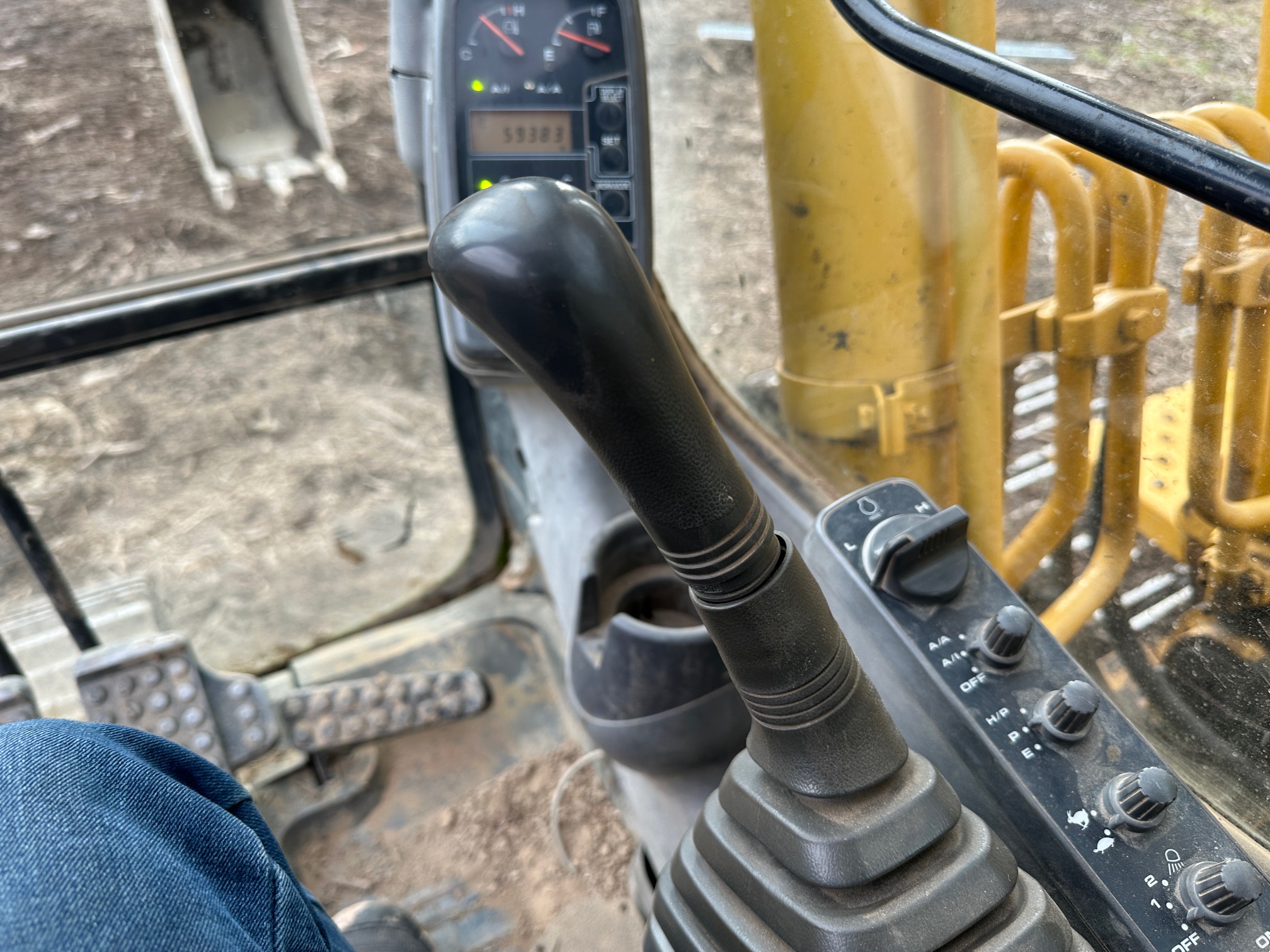 2005 DEERE 160C LC - Image 34