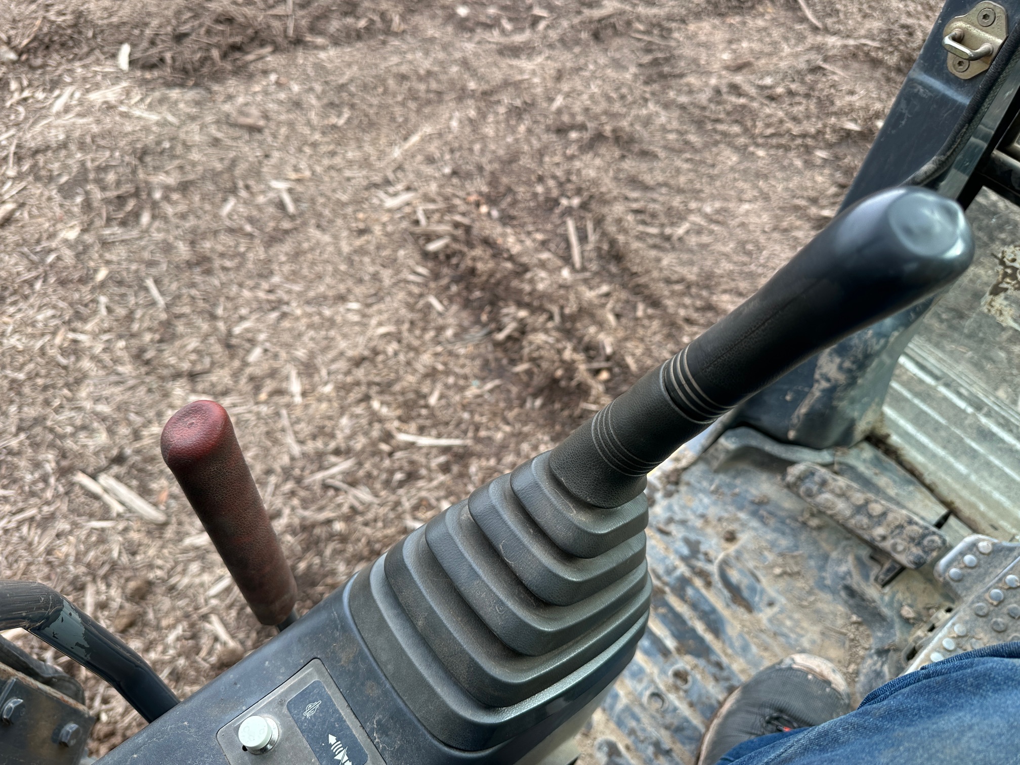 2005 DEERE 160C LC - Image 36